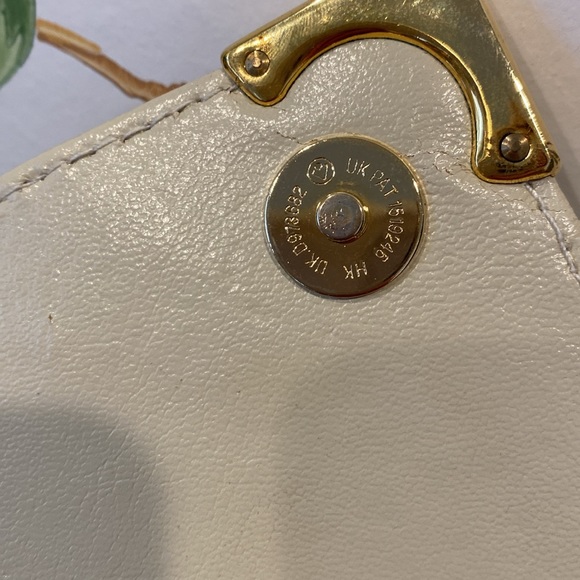 Vintage Metal Mesh Handbag with Chain Handle. Made in Hong Kong. - Picture 5 of 11